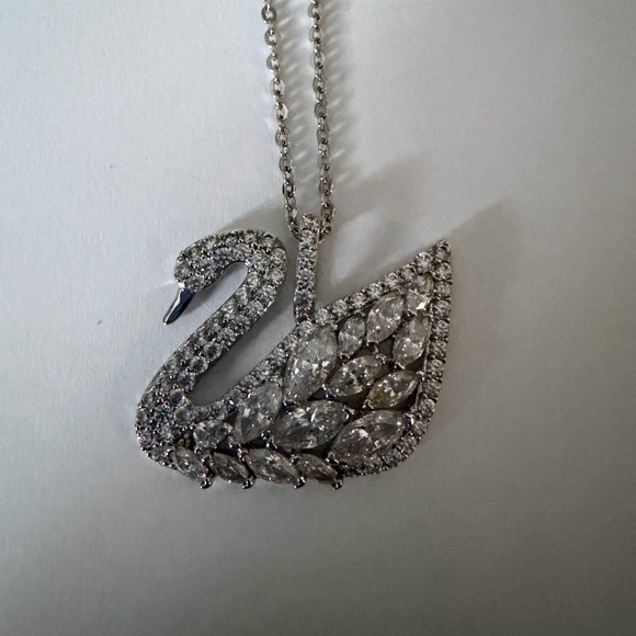 🦢🦢 Swarovski Silver Crystal Swan Necklace Large 🦢🦢 - Picture 2 of 9